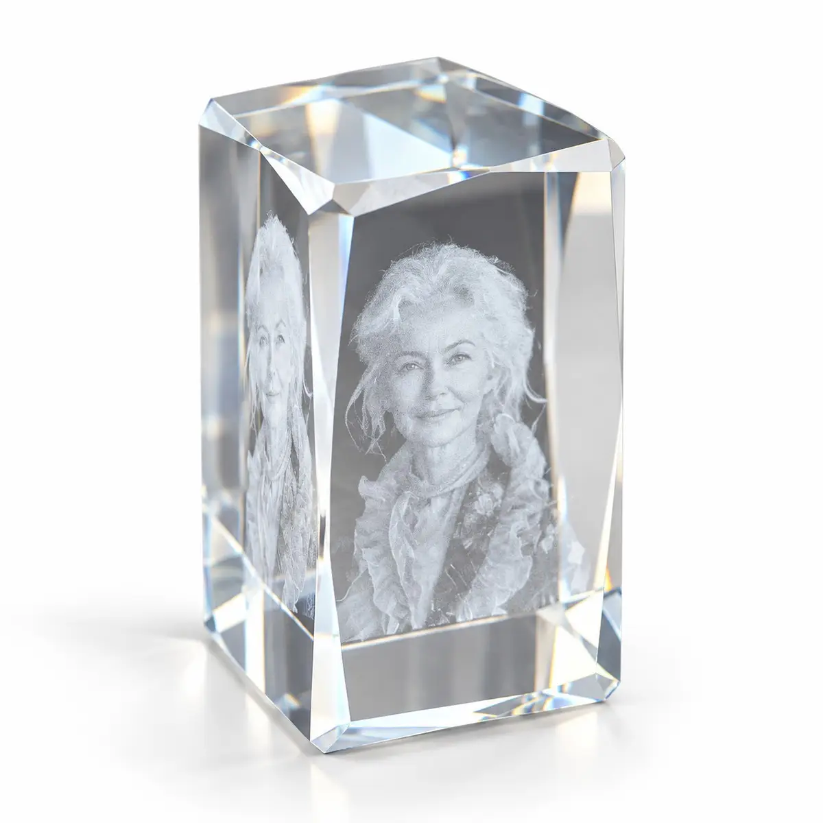 Memories Aura Prisma – frézované hrany skla zhora